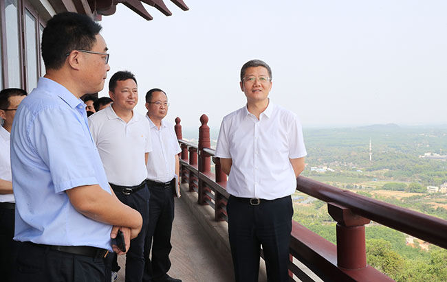 儋州市融媒体中心消息  3月30日,市委副书记,市长邹广到沙河水库巡河
