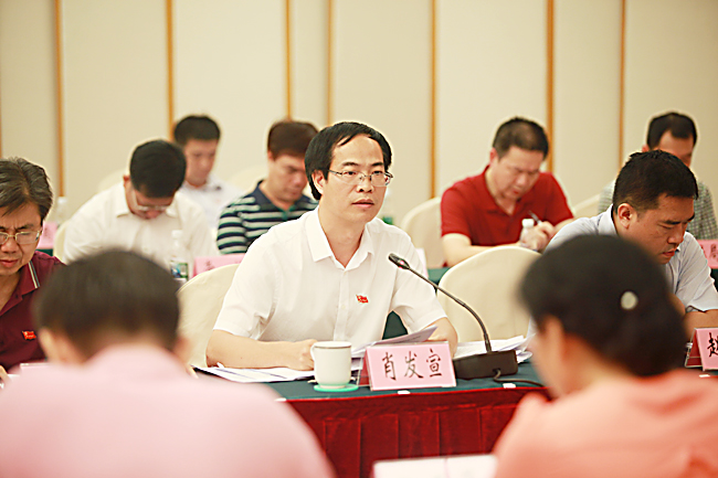 张耕主持学习会重温习近平总书记视察海南时的重要讲话