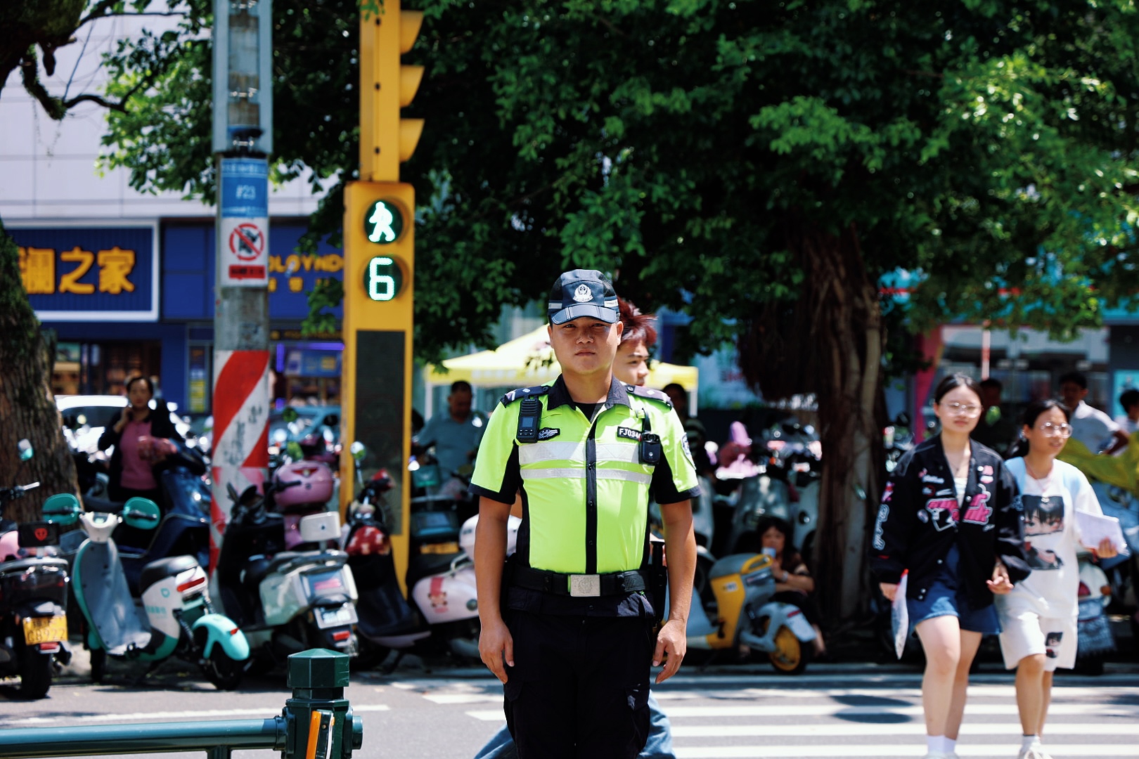 儋州公安交警全力以“护”，为莘莘学子保驾护航！