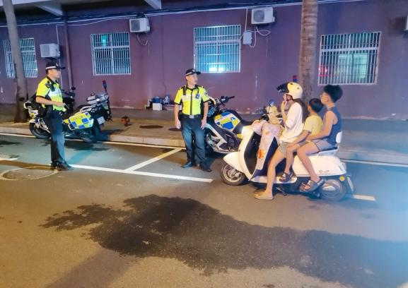儋州公安交警开展摩电突出交通违法整治