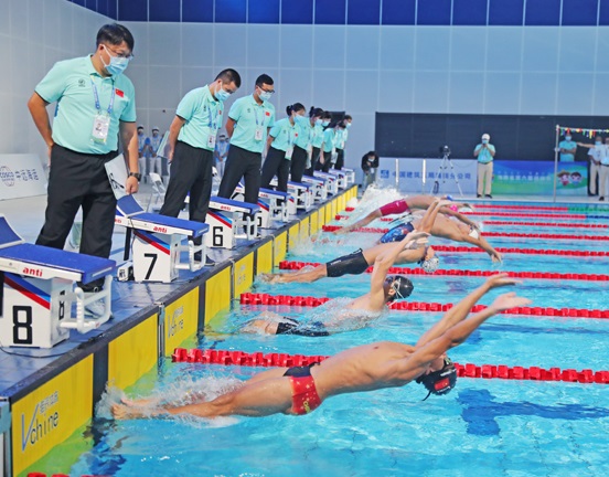 游泳：10人创14项省纪录