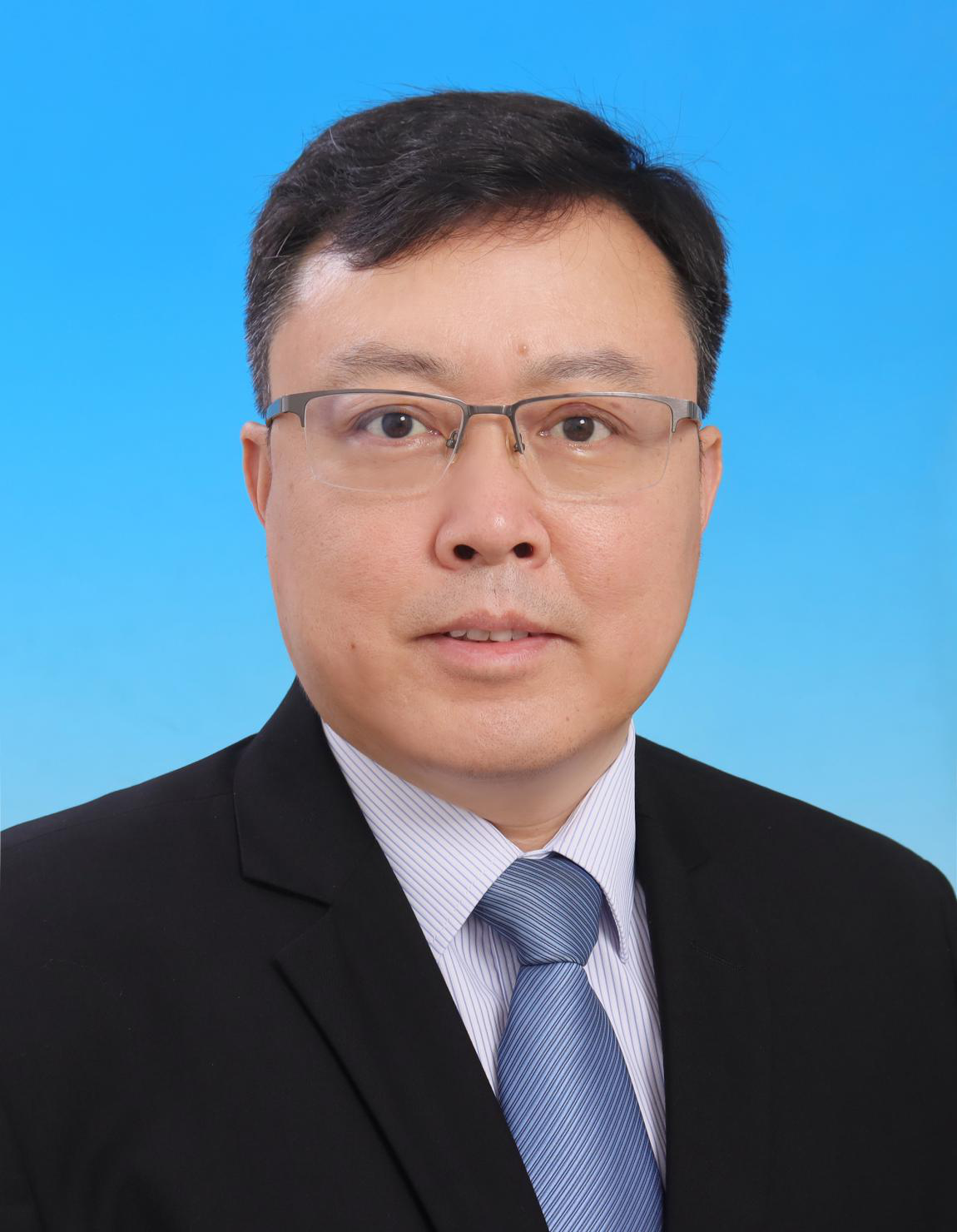 张华伟