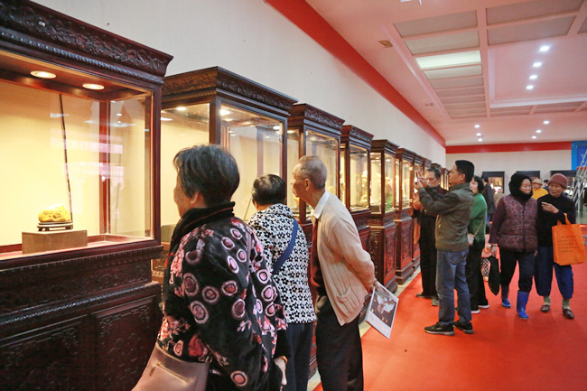 德化瓷展2上网.jpg
