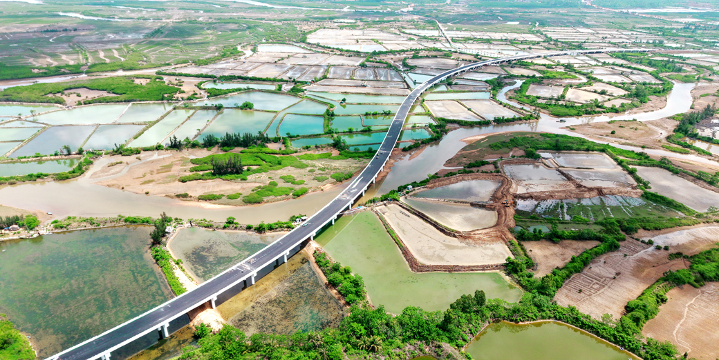 [图片新闻] 海南环岛旅游公路环新英湾支线北门江特大桥：6月中旬完成全部施工